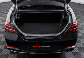 Подержанный автомобиль Genesis G70 2021 года (10 фото)