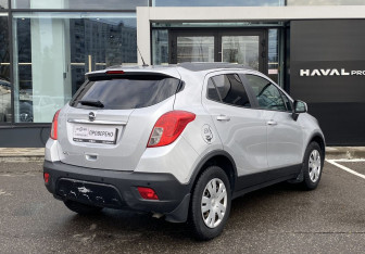 Подержанный автомобиль Opel Mokka 2014 года (5 фото)