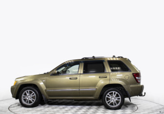 Подержанный автомобиль Jeep Grand Cherokee 2008 года (8 фото)