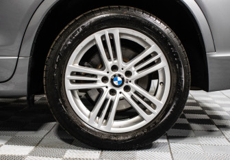 Подержанный автомобиль BMW X3 2017 года (19 фото)