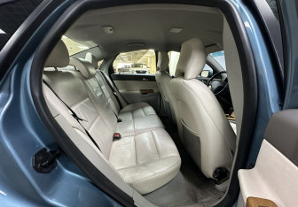 Подержанный автомобиль Volvo S40 2008 года (11 фото)