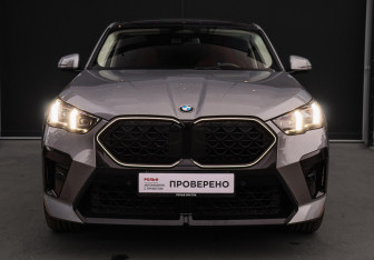 Подержанный автомобиль BMW X2 2024 года (2 фото)