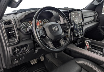 Подержанный автомобиль Dodge Durango 2022 года (15 фото)