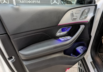 Подержанный автомобиль Mercedes-Benz GLE 2022 года (19 фото)