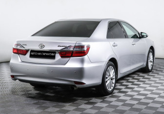 Подержанный автомобиль Toyota Camry Sedan 2015 года (3 фото)