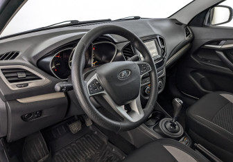 Подержанный автомобиль LADA (ВАЗ) Vesta Sedan 2019 года (15 фото)