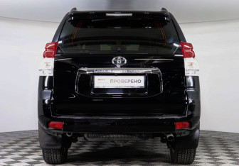 Подержанный автомобиль Toyota Land Cruiser Prado 2013 года (6 фото)