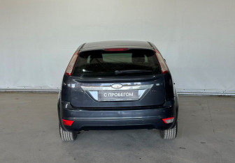 Подержанный автомобиль Ford Focus Hatchback 2008 года (5 фото)