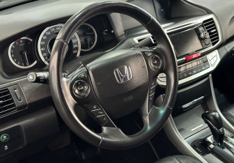 Подержанный автомобиль Honda Accord Sedan 2013 года (12 фото)