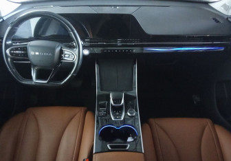 Подержанный автомобиль Omoda C5 2023 года (10 фото)