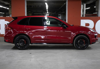 Подержанный автомобиль Porsche Cayenne 2013 года (4 фото)