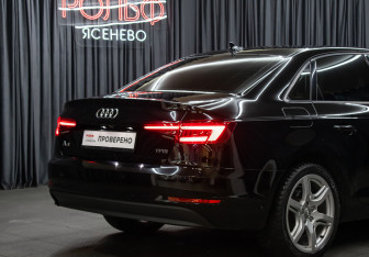 Подержанный автомобиль Audi A4 Sedan 2018 года (24 фото)