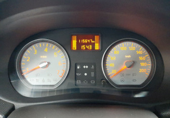 Подержанный автомобиль Renault Logan Sedan 2011 года (13 фото)