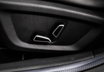 Подержанный автомобиль Changan UNI-V 2023 года (17 фото)