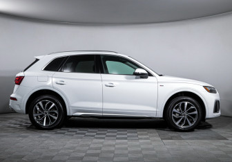Подержанный автомобиль Audi Q5 2024 года (4 фото)