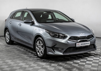 Подержанный автомобиль Kia Ceed Hatchback 2022 года (3 фото)