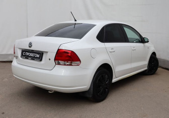 Подержанный автомобиль Volkswagen Polo Sedan 2013 года (4 фото)