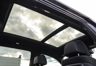 Подержанный автомобиль BMW X7 2022 года (26 фото)