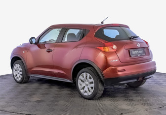 Подержанный автомобиль Nissan Juke 2014 года (7 фото)