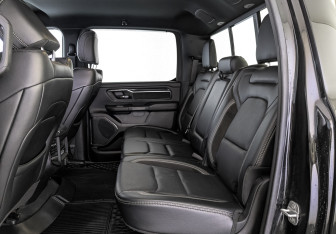 Подержанный автомобиль Dodge Durango 2022 года (18 фото)