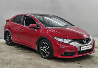 Подержанный автомобиль Honda Civic Hatchback 2013 года (3 фото)
