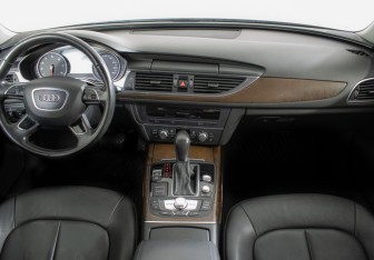 Подержанный автомобиль Audi A6 Sedan 2015 года (11 фото)