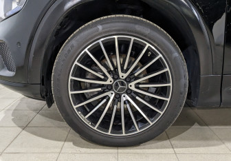 Подержанный автомобиль Mercedes-Benz GLB 2020 года (12 фото)
