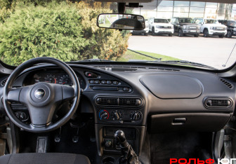Подержанный автомобиль Chevrolet Niva 2011 года (10 фото)