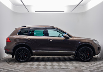 Подержанный автомобиль Volkswagen Touareg 2011 года (4 фото)