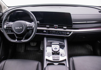 Подержанный автомобиль Kia Sportage 2025 года (13 фото)