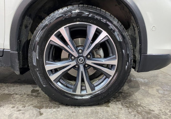 Подержанный автомобиль Nissan X-Trail 2019 года (21 фото)