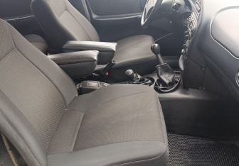 Подержанный автомобиль Chevrolet Niva 2008 года (9 фото)
