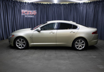 Подержанный автомобиль Jaguar XF Sedan 2008 года (8 фото)