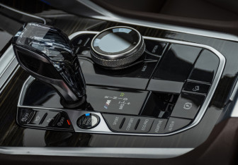 Подержанный автомобиль BMW X6 2020 года (16 фото)
