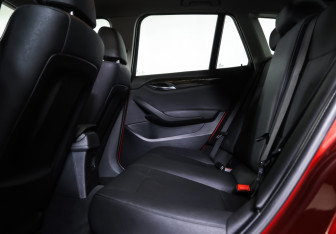 Подержанный автомобиль BMW X1 2010 года (12 фото)