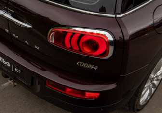 Подержанный автомобиль MINI Clubman Wagon 2017 года (23 фото)