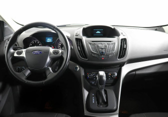 Подержанный автомобиль Ford Kuga 2015 года (7 фото)