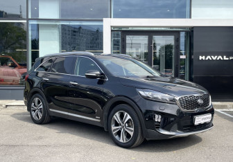Подержанный автомобиль Kia Sorento 2018 года (3 фото)