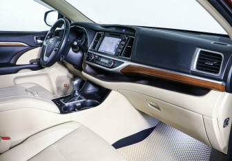 Подержанный автомобиль Toyota Highlander 2018 года (8 фото)