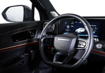 Подержанный автомобиль Jaecoo J8 2024 года (13 фото)