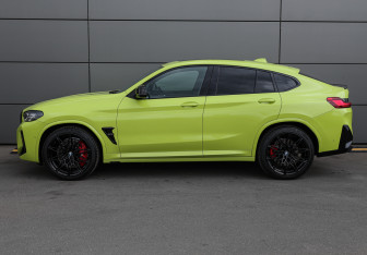 Подержанный автомобиль BMW X4 M 2022 года (7 фото)