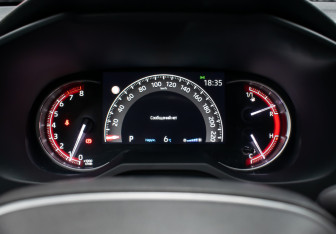 Подержанный автомобиль Toyota RAV4 2021 года (13 фото)