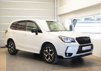 Подержанный автомобиль Subaru Forester Suv 2017 года (3 фото)