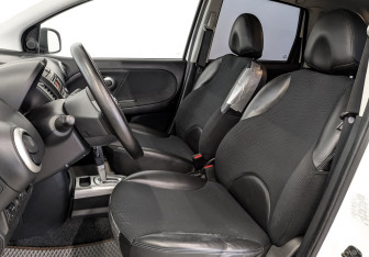Подержанный автомобиль Nissan Note 2013 года (20 фото)