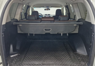 Подержанный автомобиль Toyota Land Cruiser Prado 2016 года (9 фото)