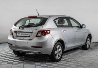 Подержанный автомобиль Geely Emgrand EC7 Hatchback 2012 года (5 фото)