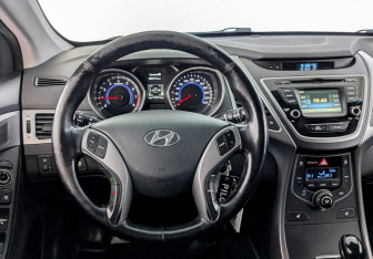 Подержанный автомобиль Hyundai Elantra Sedan 2014 года (21 фото)