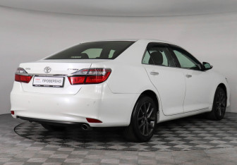 Подержанный автомобиль Toyota Camry Sedan 2014 года (5 фото)