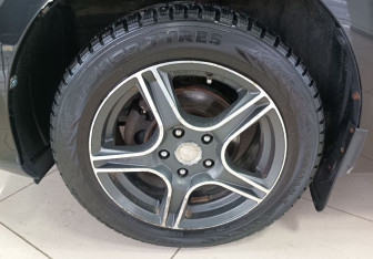 Подержанный автомобиль Toyota Auris Hatchback 2011 года (19 фото)