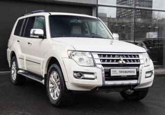 Подержанный автомобиль Mitsubishi Pajero 2019 года (3 фото)